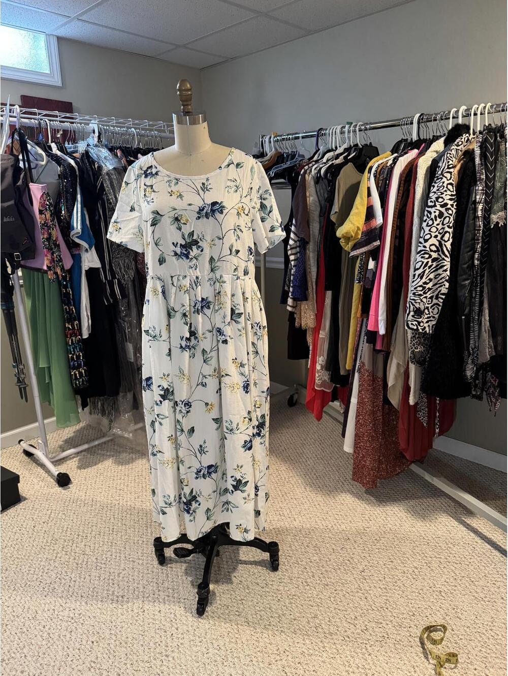 White Floral Short Sleeve Midi Dress with Pockets - Large